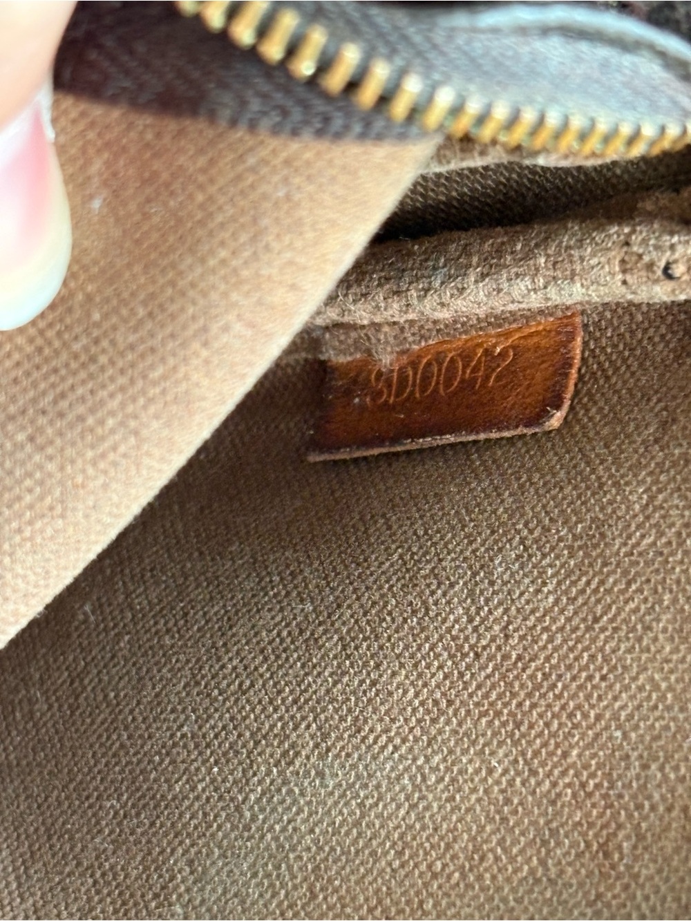 Louis Vuitton mini Pochette bag - Picture 5 of 7